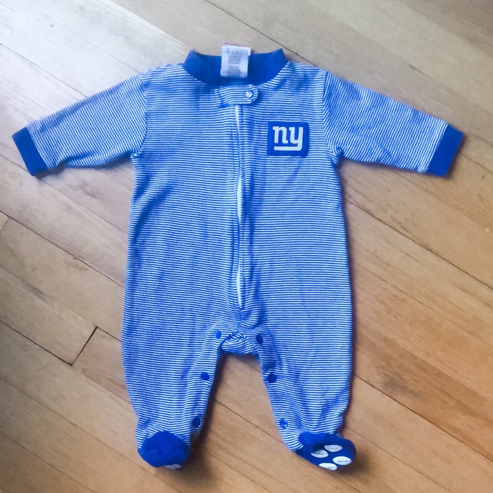 NY Giants 0-3 months sleeper.  Gently used sleeper 🏈